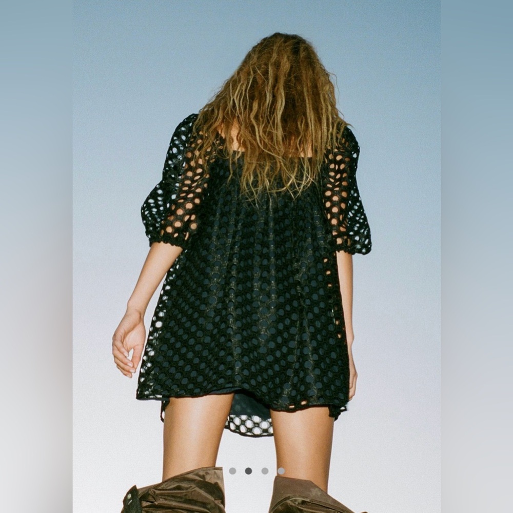 Kimchi Blue Moe Dot Lace Mini Dress with Puff Sleeves Black Navy Women’s Small - Picture 5 of 12